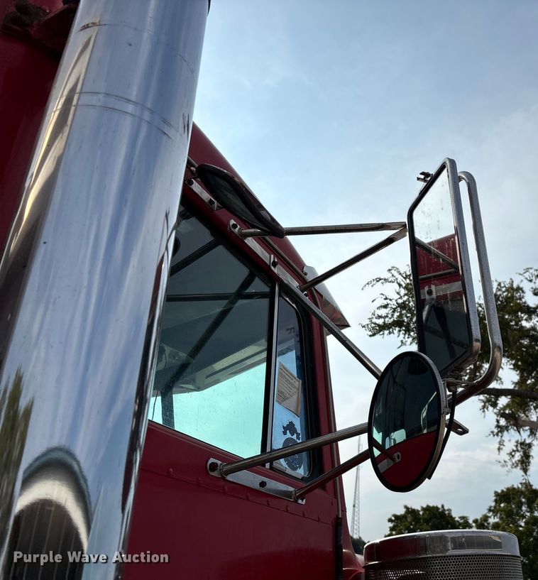 image for item EN5606 1987 Peterbilt 379 semi truck