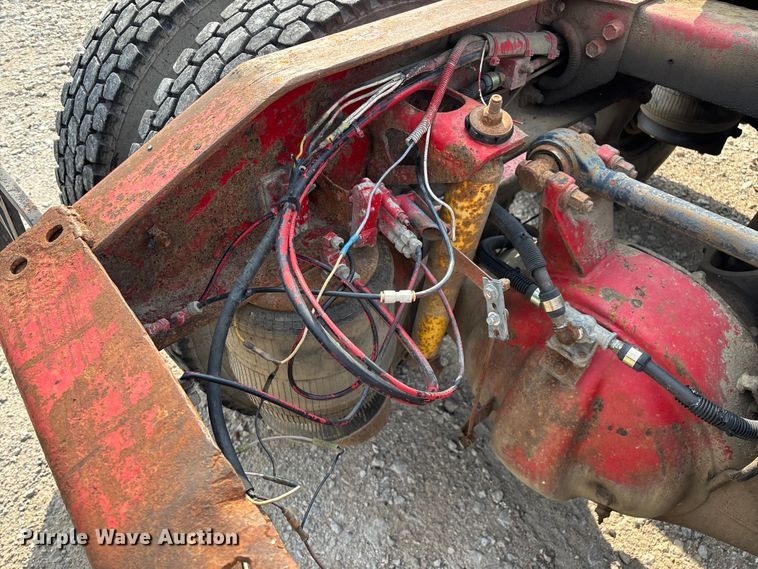 image for item EN5606 1987 Peterbilt 379 semi truck