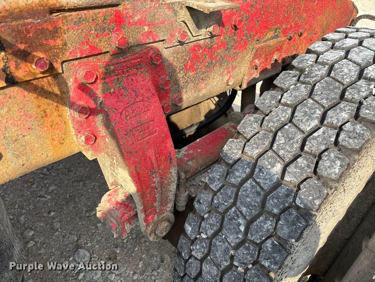 image for item EN5606 1987 Peterbilt 379 semi truck