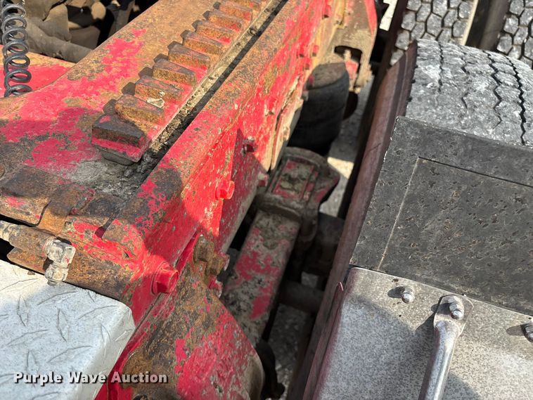 image for item EN5606 1987 Peterbilt 379 semi truck