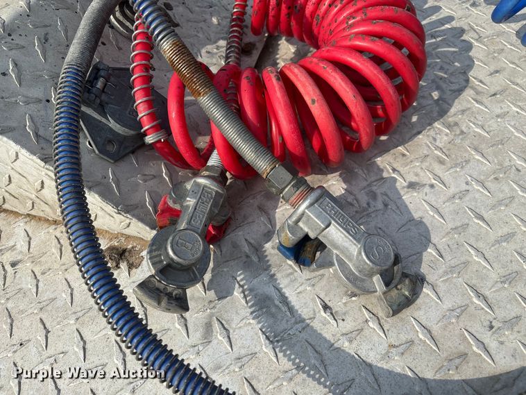 image for item EN5606 1987 Peterbilt 379 semi truck