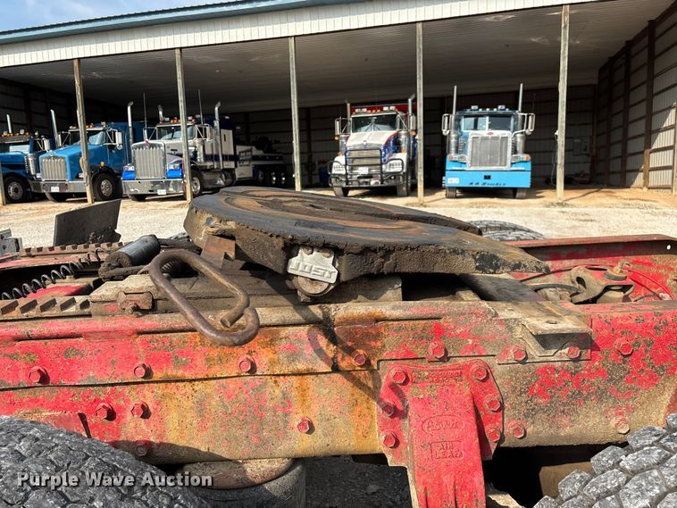 image for item EN5606 1987 Peterbilt 379 semi truck