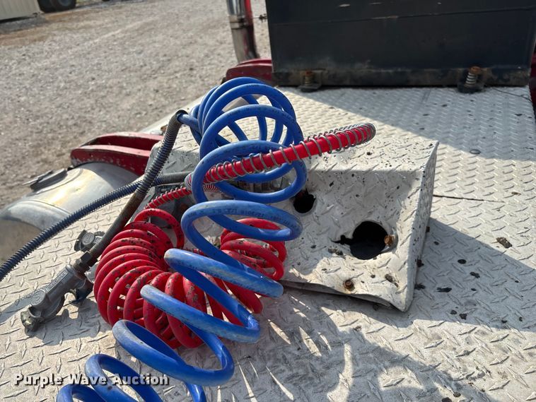 image for item EN5606 1987 Peterbilt 379 semi truck