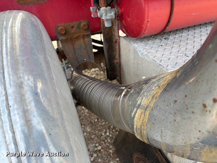 image for item EN5606 1987 Peterbilt 379 semi truck