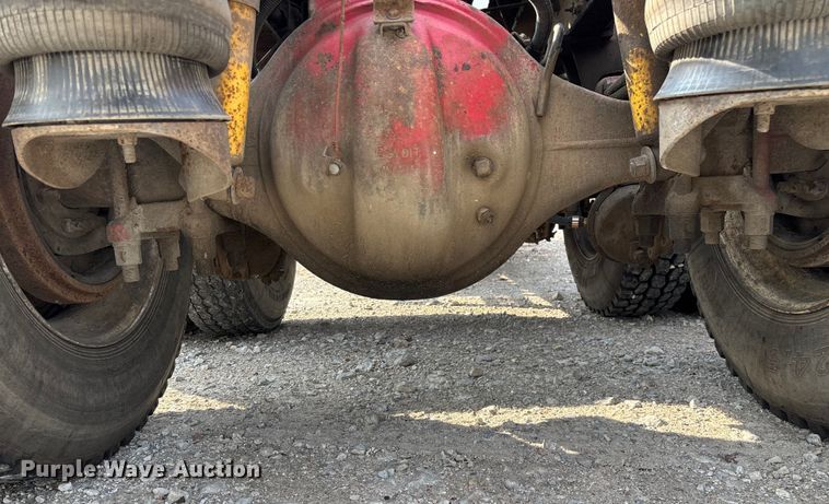 image for item EN5606 1987 Peterbilt 379 semi truck