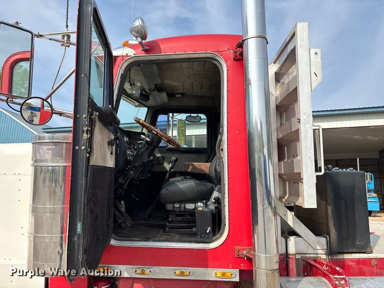 image for item EN5606 1987 Peterbilt 379 semi truck