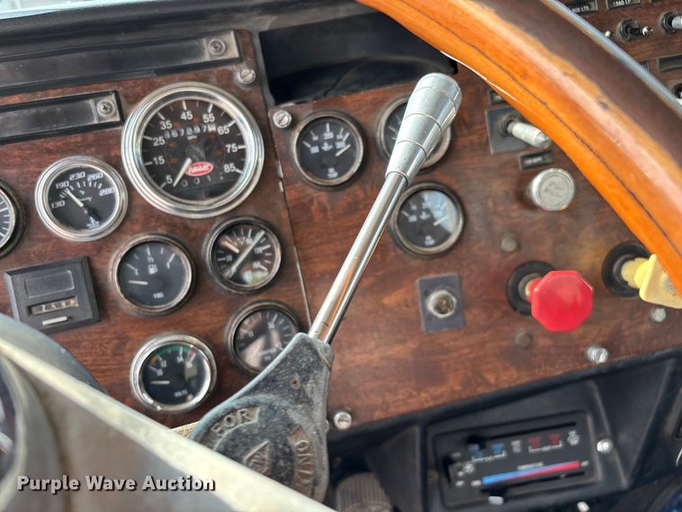 image for item EN5606 1987 Peterbilt 379 semi truck