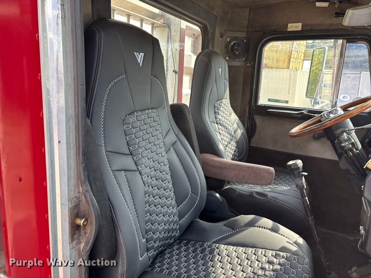 image for item EN5606 1987 Peterbilt 379 semi truck