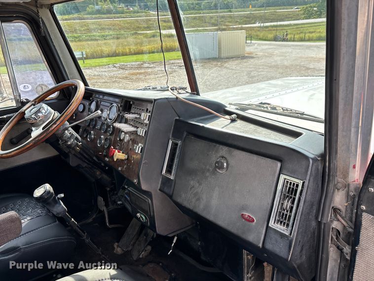 image for item EN5606 1987 Peterbilt 379 semi truck