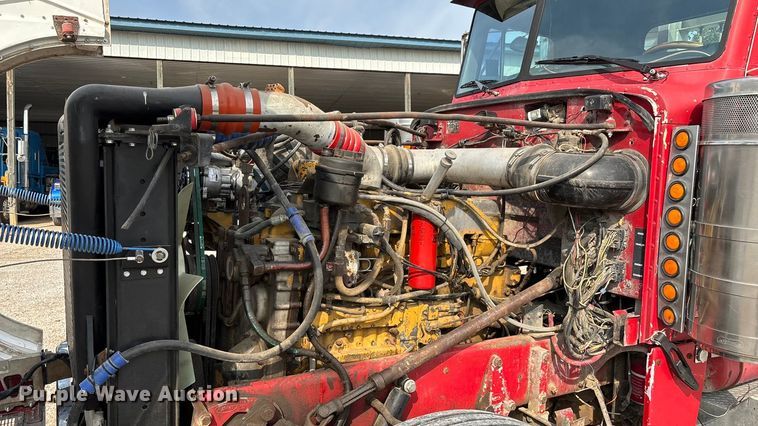 image for item EN5606 1987 Peterbilt 379 semi truck