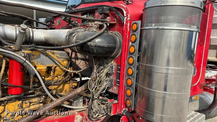 image for item EN5606 1987 Peterbilt 379 semi truck