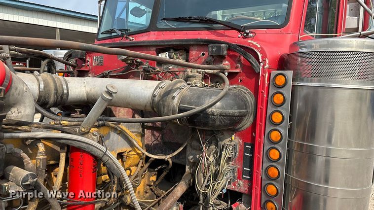 image for item EN5606 1987 Peterbilt 379 semi truck