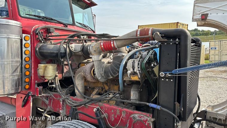 image for item EN5606 1987 Peterbilt 379 semi truck