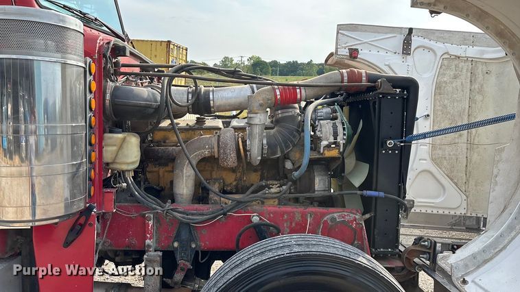 image for item EN5606 1987 Peterbilt 379 semi truck