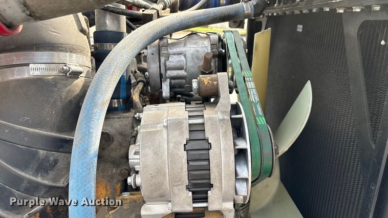 image for item EN5606 1987 Peterbilt 379 semi truck