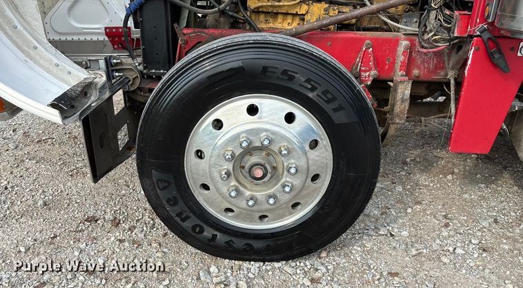 image for item EN5606 1987 Peterbilt 379 semi truck