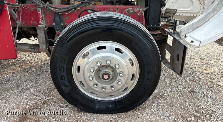 image for item EN5606 1987 Peterbilt 379 semi truck