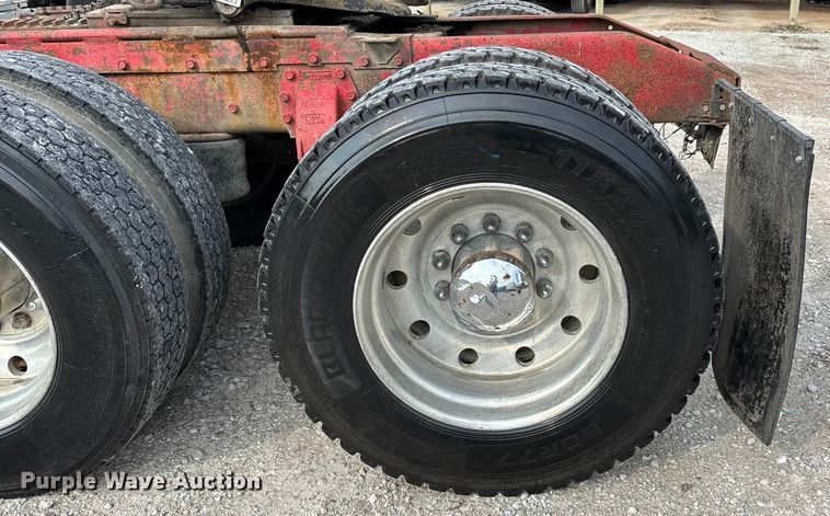 image for item EN5606 1987 Peterbilt 379 semi truck