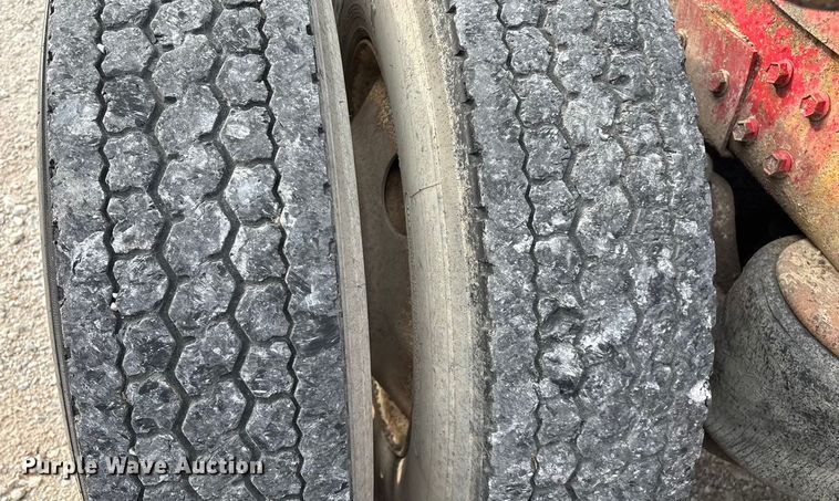 image for item EN5606 1987 Peterbilt 379 semi truck