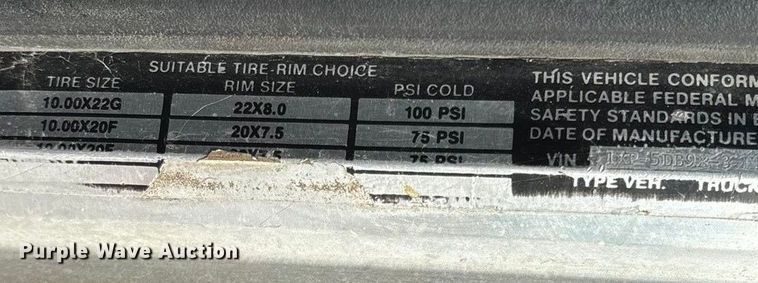 image for item EN5606 1987 Peterbilt 379 semi truck