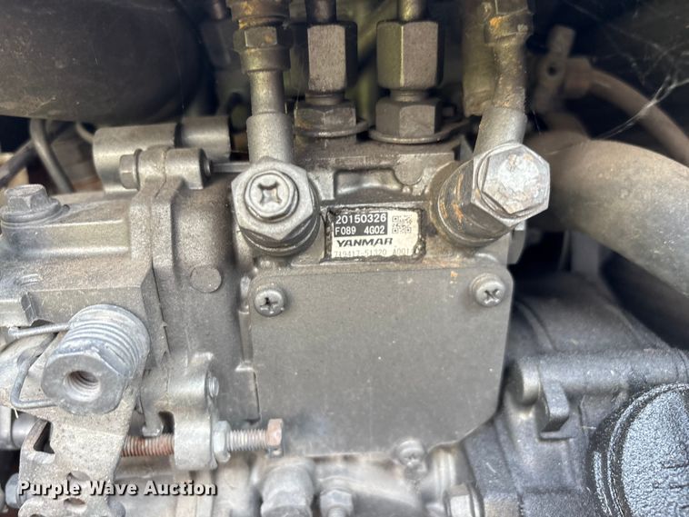 image for item EN5607 2016 Peterbilt 587 semi truck