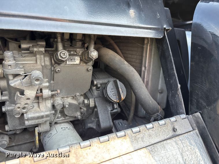 image for item EN5607 2016 Peterbilt 587 semi truck