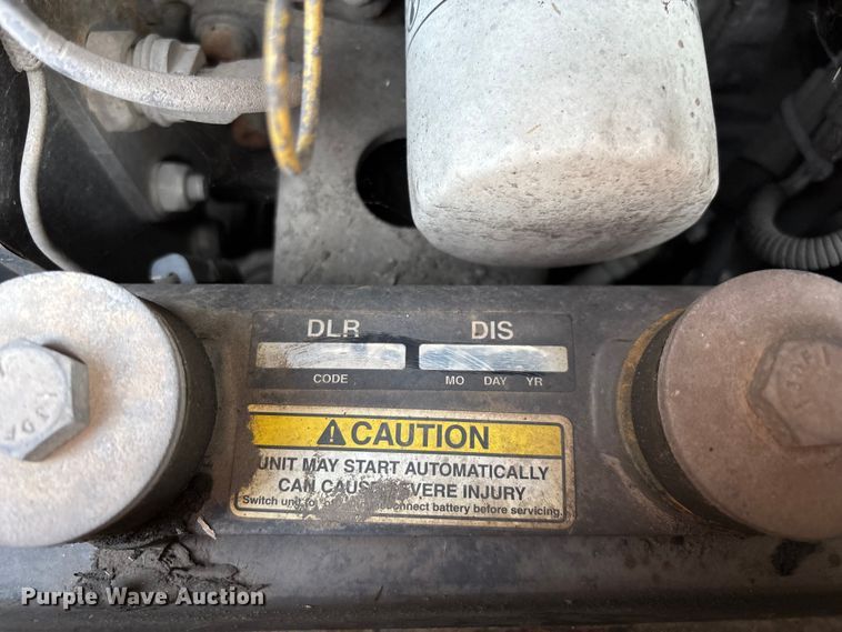 image for item EN5607 2016 Peterbilt 587 semi truck