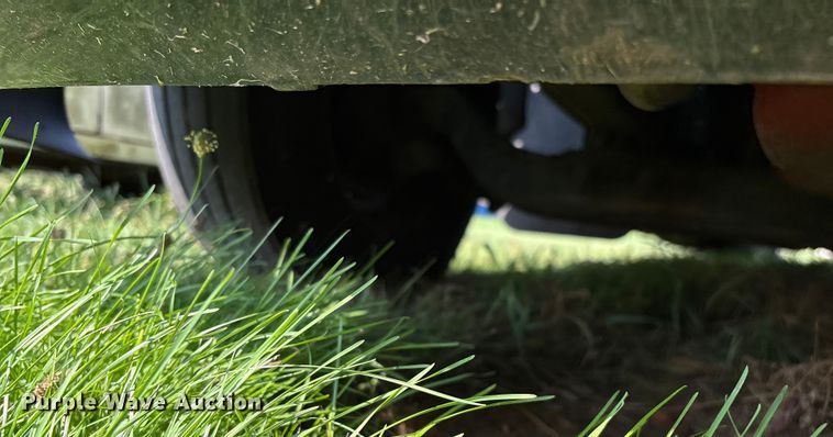 image for item EN5607 2016 Peterbilt 587 semi truck