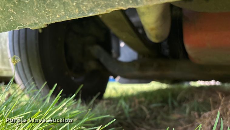 image for item EN5607 2016 Peterbilt 587 semi truck