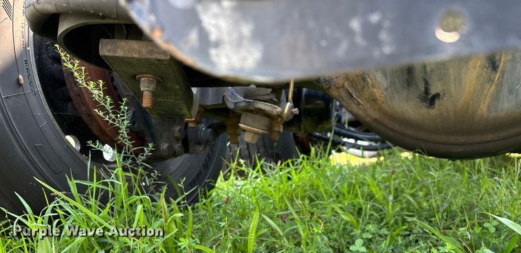 image for item EN5607 2016 Peterbilt 587 semi truck