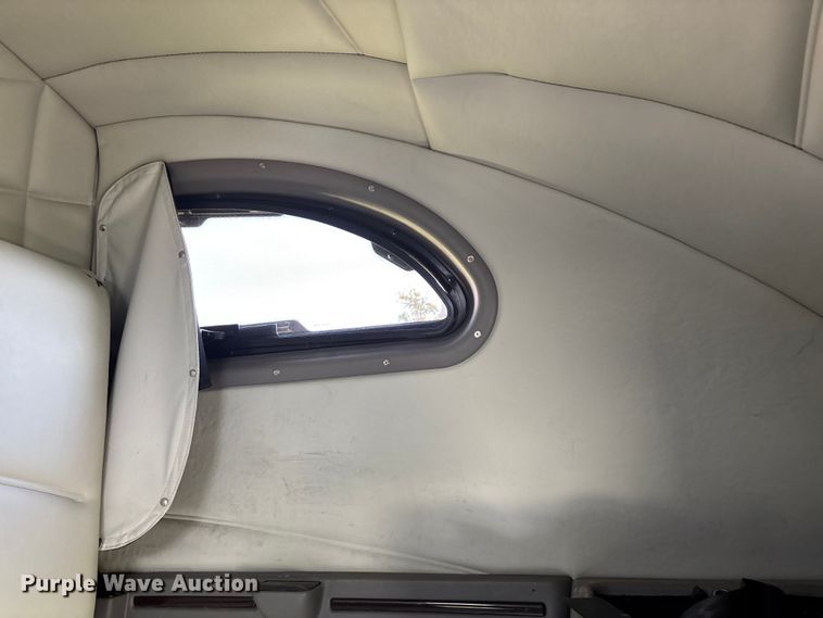 image for item EN5607 2016 Peterbilt 587 semi truck