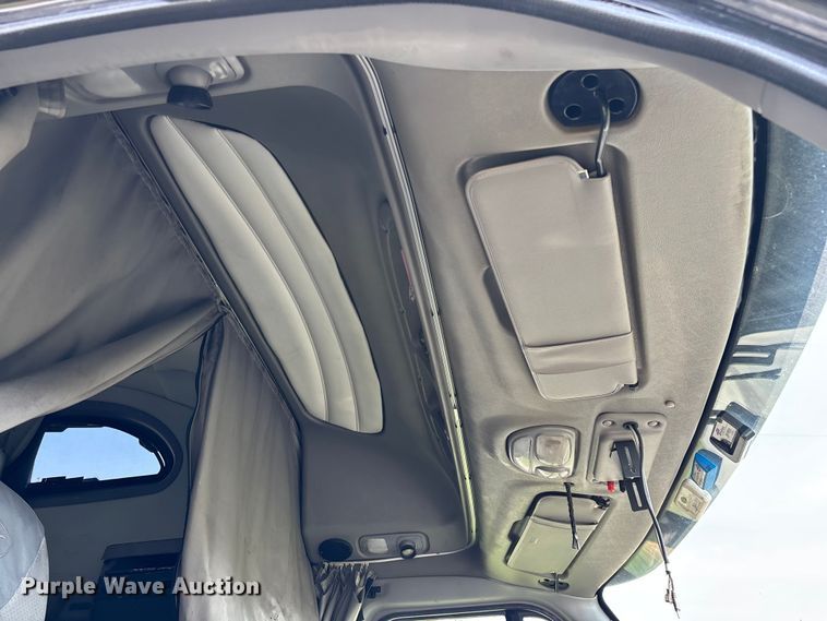 image for item EN5607 2016 Peterbilt 587 semi truck