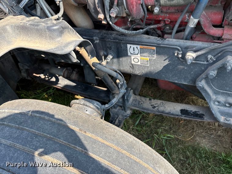 image for item EN5607 2016 Peterbilt 587 semi truck