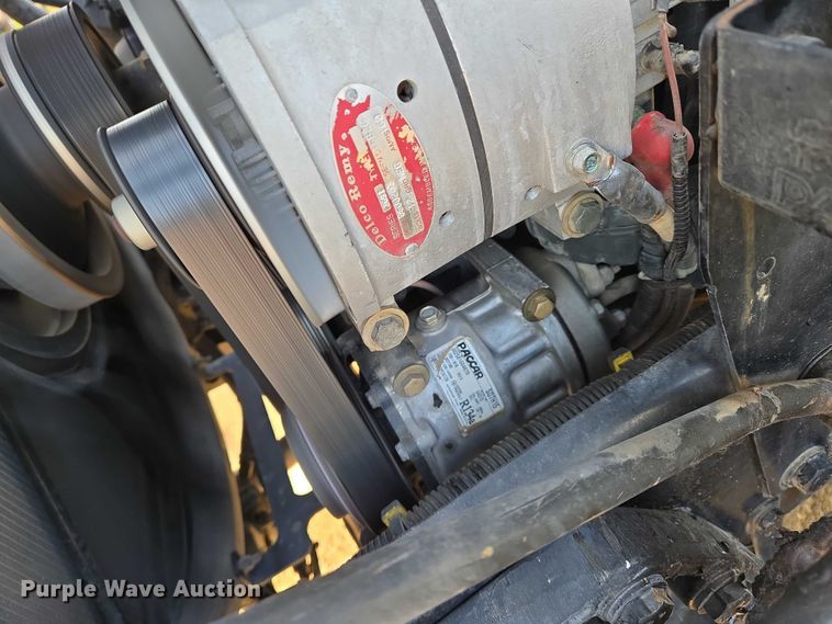 image for item EN8038 2017 Kenworth T680 semi truck