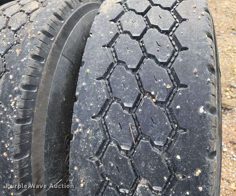 image for item EN8038 2017 Kenworth T680 semi truck