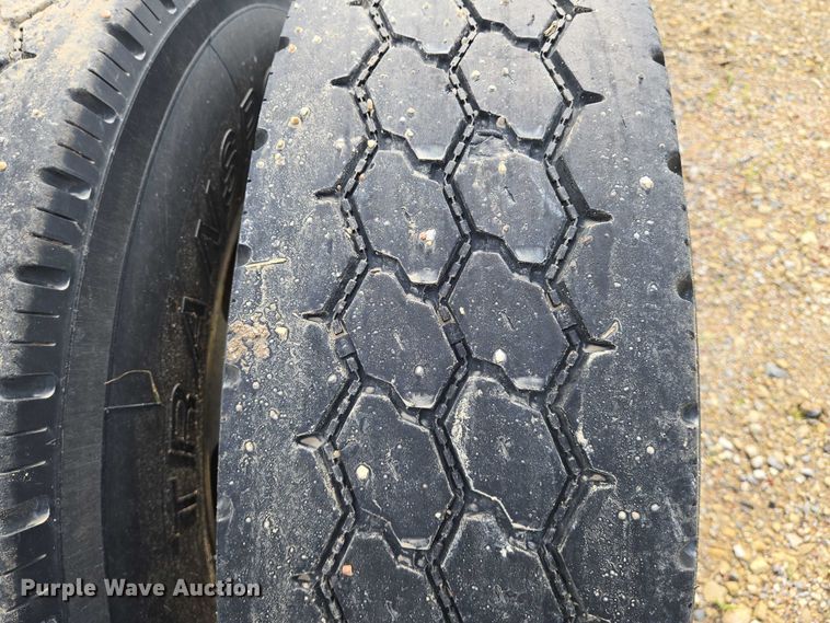 image for item EN8038 2017 Kenworth T680 semi truck