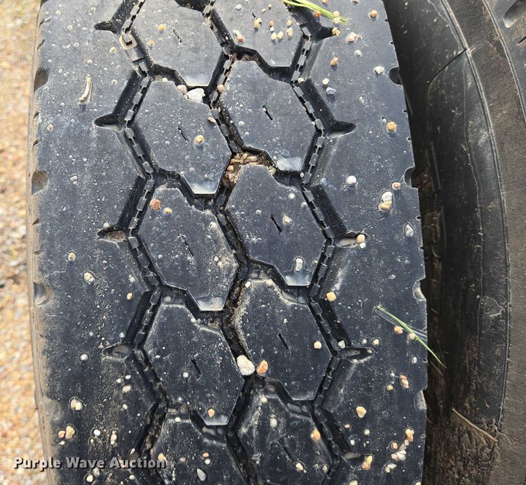 image for item EN8038 2017 Kenworth T680 semi truck