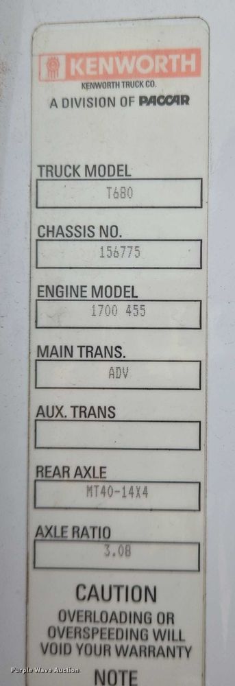 image for item EN8038 2017 Kenworth T680 semi truck