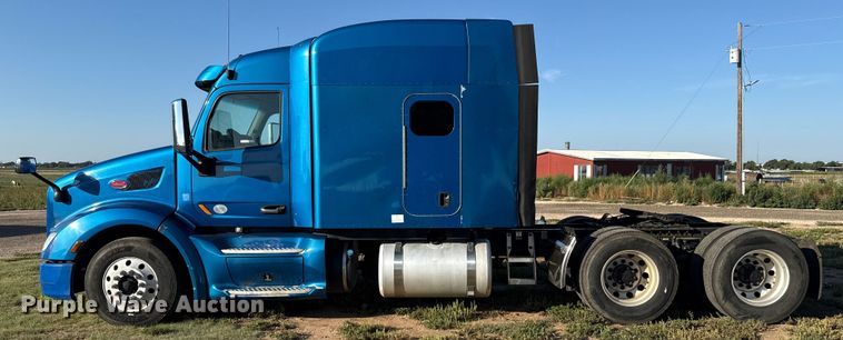 image for item EP0584 2016 Peterbilt 579 semi truck