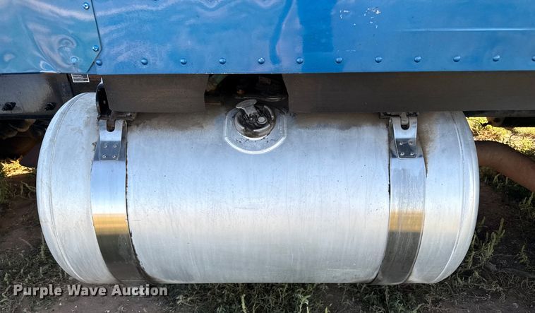 image for item EP0584 2016 Peterbilt 579 semi truck