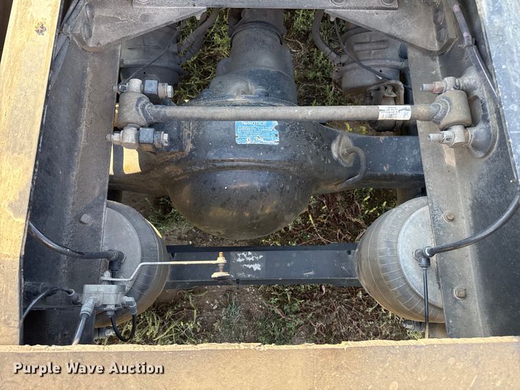 image for item EP0584 2016 Peterbilt 579 semi truck