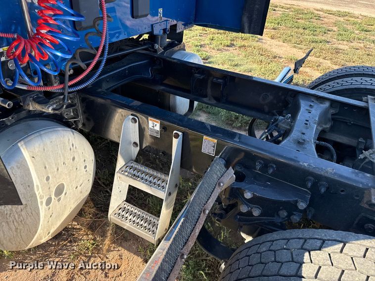 image for item EP0584 2016 Peterbilt 579 semi truck