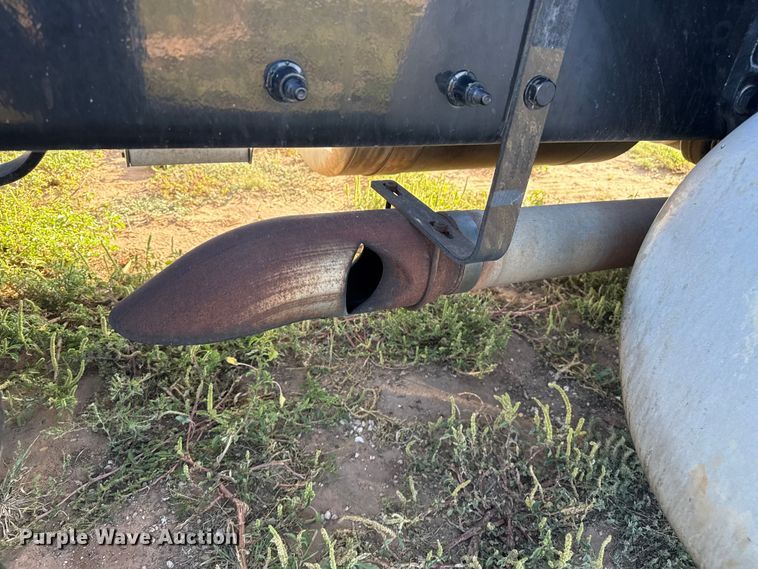 image for item EP0584 2016 Peterbilt 579 semi truck