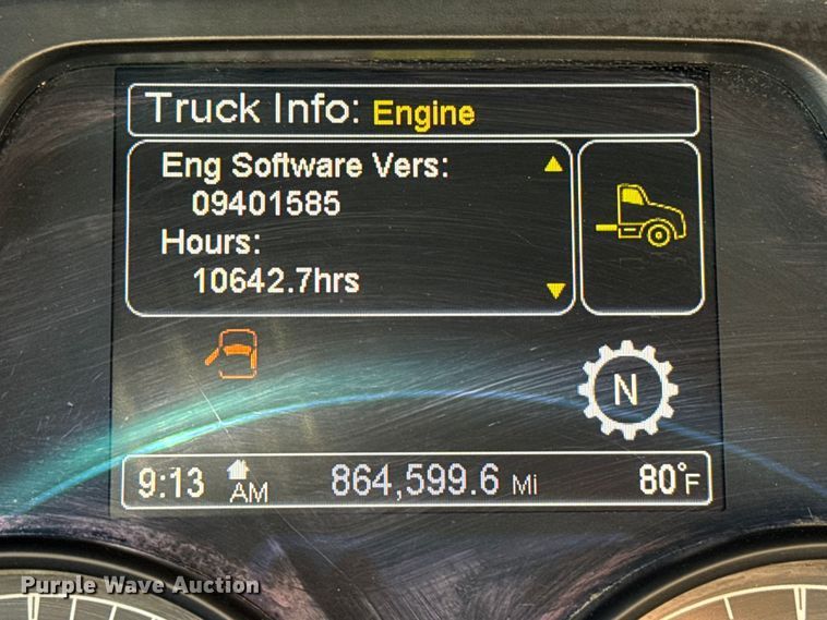 image for item EP0584 2016 Peterbilt 579 semi truck