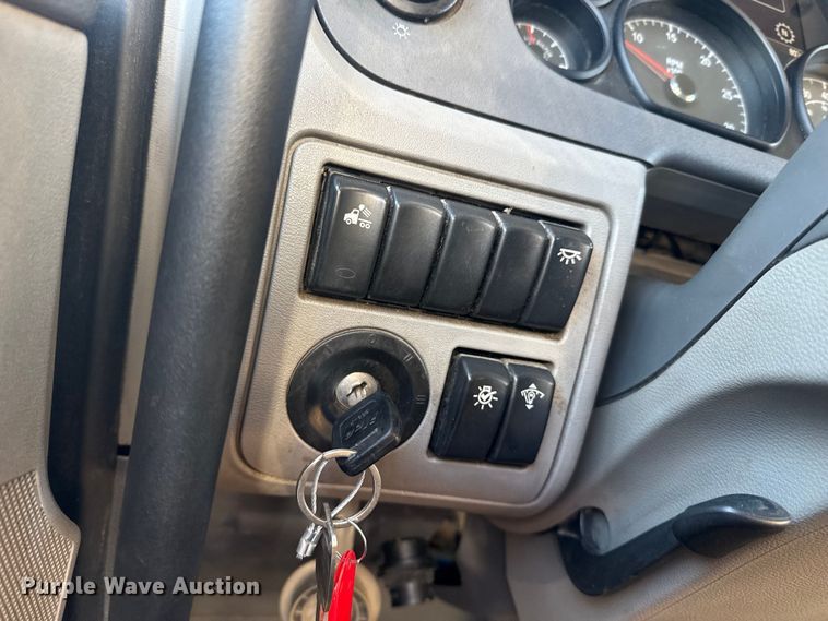 image for item EP0584 2016 Peterbilt 579 semi truck