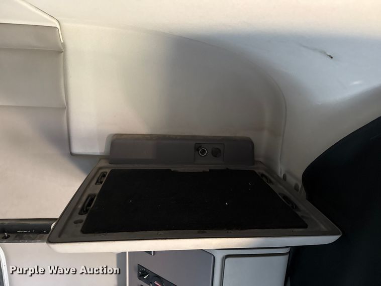 image for item EP0584 2016 Peterbilt 579 semi truck