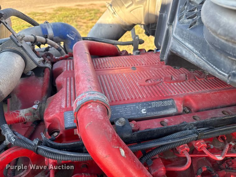 image for item EP0584 2016 Peterbilt 579 semi truck