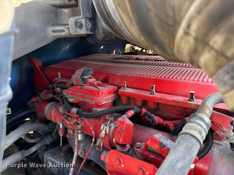 image for item EP0584 2016 Peterbilt 579 semi truck