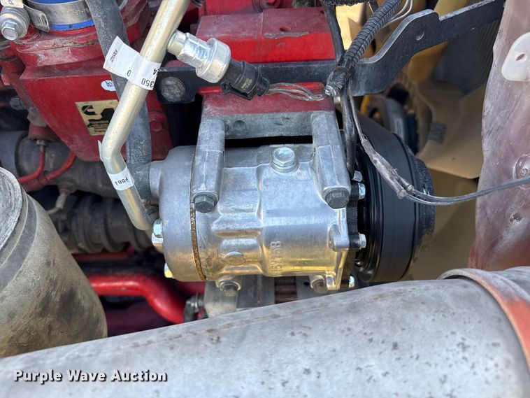 image for item EP0584 2016 Peterbilt 579 semi truck