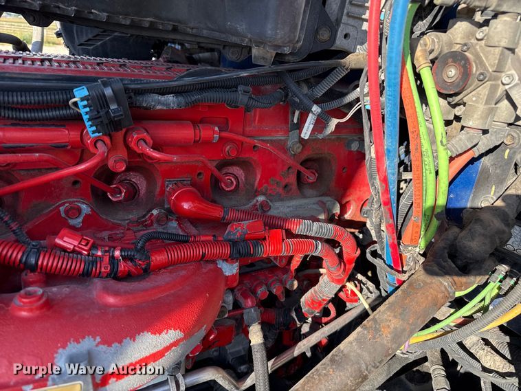 image for item EP0584 2016 Peterbilt 579 semi truck